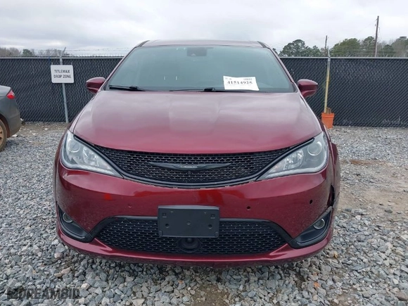 2020 Chrysler Pacifica Touring with VIN 2C4RC1FGXLR100447, listed as a IAAI auction lot 41514925 with 46,001 mi miles. Bid and sale history available at carsss.com. Image 12.