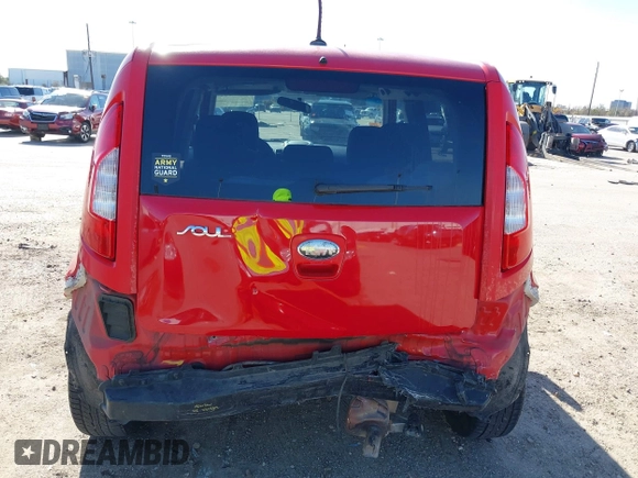 2013 Kia Soul ! with VIN KNDJT2A60D7569910, listed as a IAAI auction lot 41219582 with 125,015 mi miles. Bid and sale history available at carsss.com. Image 6.