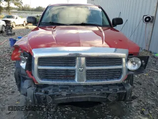 2006 Dodge Dakota SLT z VIN 1D7HE42N76S501233, wystawiony jako Copart lot #80200934 z przebiegiem 281 599 mil mil oraz Szkoda całkowita • Salvage title. Historia ofert i sprzedaży dostępna na DreamBid. Obrazek 5.