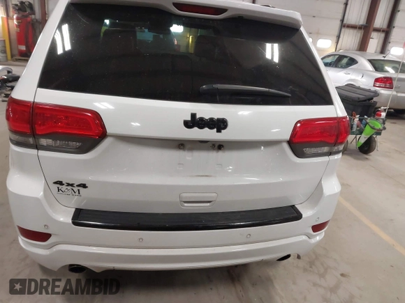 2015 Jeep Grand Cherokee Laredo with VIN 1C4RJFAG4FC747532, listed as a IAAI auction lot 41764541 with 196,385 mi miles. Bid and sale history available at carsss.com. Image 16.