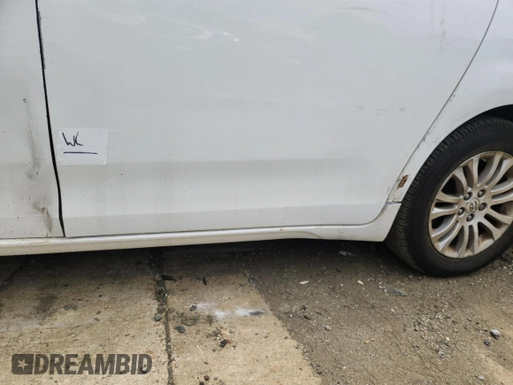 2011 Toyota Sienna XLE AAS с VIN 5TDYK3DC1BS017540, выставлен на аукционе Copart как лот 65177255 с пробегом 164 604 миль миль и Списание • Salvage title. История ставок и продаж доступна на DreamBid. Изображение 13.