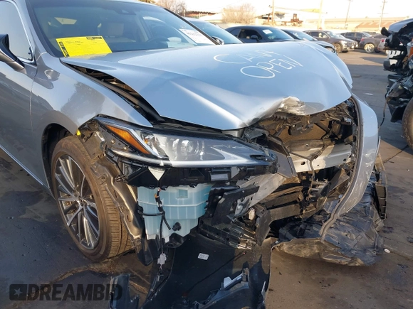 2023 Lexus ES with VIN 58ADA1C15PU029154, listed as a IAAI auction lot 41232311 with 15,900 mi miles. Bid and sale history available at carsss.com. Image 6.