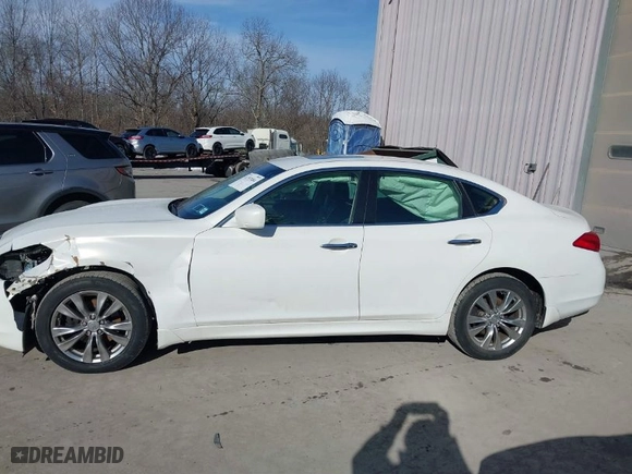 2013 Infiniti M37 with VIN JN1BY1AR6DM602021, listed as a IAAI auction lot 41397484 with 226,584 mi miles. Bid and sale history available at carsss.com. Image 14.