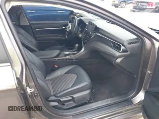 2022 Toyota Camry SE with VIN 4T1G11AK1NU686269, listed as a IAAI auction lot 41910070 with 62,855 mi miles. Bid and sale history available at carsss.com. Image 5.
