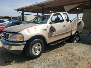 1997 Ford F-150 z VIN 1FTDX1765VNB04684, wystawiony jako Copart lot #51526655 z przebiegiem 232 322 mil mil oraz Szkoda całkowita • Salvage title. Historia ofert i sprzedaży dostępna na DreamBid. Obrazek 1.