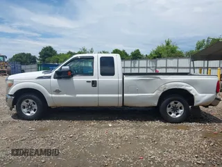 2011 Ford F-250 XL z VIN 1FT7X2AT3BEC33228, wystawiony jako IAAI lot #42545154 z przebiegiem 424 286 mil mil oraz . Historia ofert i sprzedaży dostępna na DreamBid. Obrazek 14.