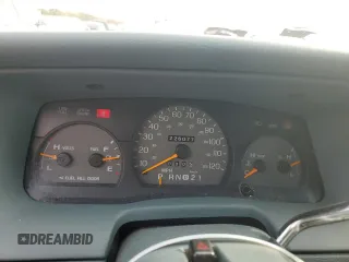 1997 Mercury Grand Marquis GS z VIN 2MELM74W7VX687221, wystawiony jako Copart lot #78665224 z przebiegiem 226 077 mil mil oraz Szkoda całkowita • Salvage title. Historia ofert i sprzedaży dostępna na DreamBid. Obrazek 9.