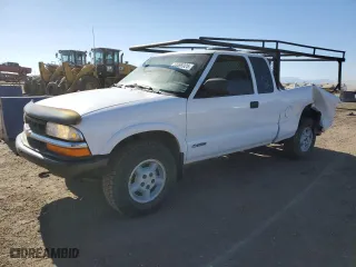 2002 Chevrolet S-10 LS with VIN 1GCDT19W328211770, listed as a Copart auction lot 44486925 with 129,316 mi miles and Salvage Title. Bid and sale history available at carsss.com. Image 1.