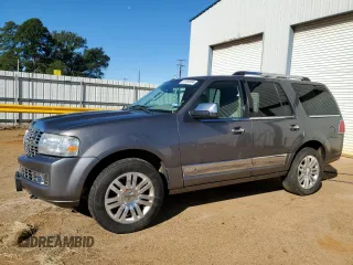 2011 Lincoln Navigator z VIN 5LMJJ2H51BEJ08347, wystawiony jako Copart lot #81492464 z przebiegiem 232 096 mil mil oraz Szkoda całkowita • Salvage title. Historia ofert i sprzedaży dostępna na DreamBid. Obrazek 1.