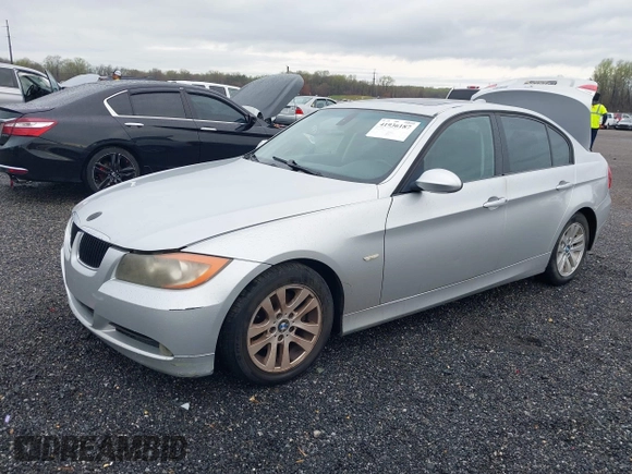 2007 BMW 3 Series 328i with VIN WBAVA33557PG53078, listed as a IAAI auction lot 41936187 with 186,492 mi miles. Bid and sale history available at carsss.com. Image 17.