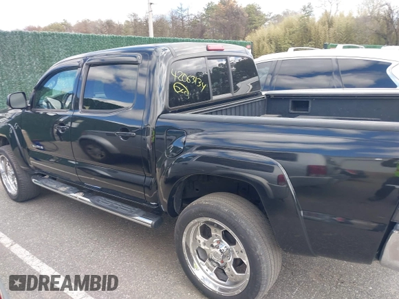 2008 Toyota Tacoma z VIN 5TELU42NX8Z506805, wystawiony jako IAAI lot #42063134 z przebiegiem 228 690 mil mil oraz . Historia ofert i sprzedaży dostępna na DreamBid. Obrazek 14.