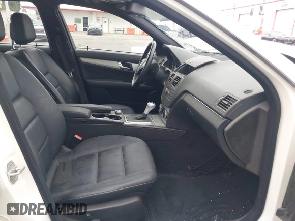 2011 Mercedes-Benz C 300 Sport с VIN WDDGF5EBXBR146530, выставлен на аукционе IAAI как лот 40389541 с пробегом 108 831 миль миль и . История ставок и продаж доступна на DreamBid. Изображение 5.