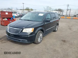 2014 Chrysler Town & Country Touring-L with VIN 2C4RC1CG2ER214952, listed as a IAAI auction lot 42083166 with 188,494 mi miles. Bid and sale history available at carsss.com. Image 17.