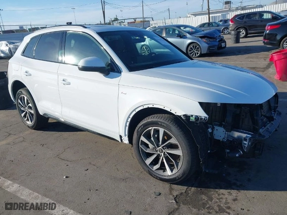 2024 Audi Q5 S line Premium with VIN WA1GAAFY2R2101048, listed as a IAAI auction lot 41622350 with 1,616 mi miles. Bid and sale history available at carsss.com. Image 1.