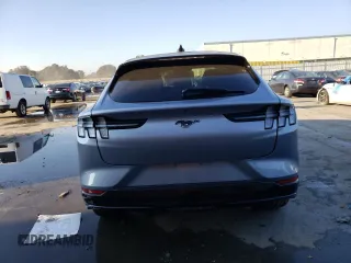 2022 Ford Mustang Mach-E Premium z VIN 3FMTK3SU7NMA29956, wystawiony jako Copart lot #71764142 z przebiegiem 1 863 mil mil oraz . Historia ofert i sprzedaży dostępna na DreamBid. Obrazek 6.