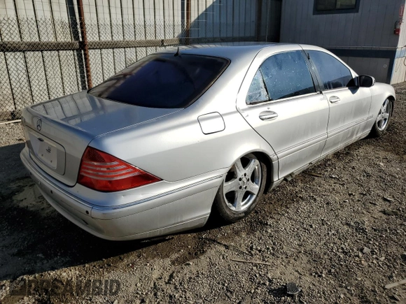 2004 Mercedes-Benz S-Class 4.3L with VIN WDBNG70JX4A387464, listed as a Copart auction lot 85808764 with 103,195 mi miles and Salvage Title. Bid and sale history available at carsss.com. Image 3.