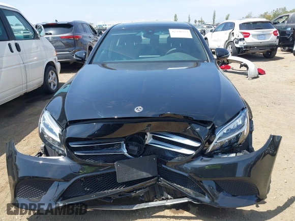 2019 Mercedes-Benz C 300 z VIN 55SWF8DB4KU309251, wystawiony jako IAAI lot #42391572 z przebiegiem 28 757 mil mil oraz . Historia ofert i sprzedaży dostępna na DreamBid. Obrazek 6.