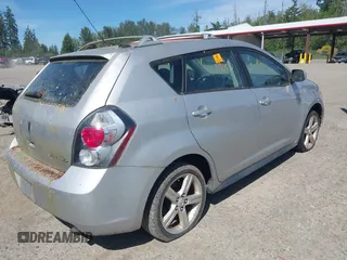 2010 Pontiac Vibe z VIN 5Y2SM6E09AZ405232, wystawiony jako IAAI lot #42372453 z przebiegiem 209 925 mil mil oraz . Historia ofert i sprzedaży dostępna na DreamBid. Obrazek 4.