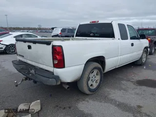 2006 Chevrolet Silverado 1500 LT1 with VIN 1GCEC19V26Z279246, listed as a IAAI auction lot 41365049 with 284,259 mi miles. Bid and sale history available at carsss.com. Image 4.