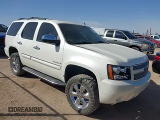 2008 Chevrolet Tahoe LTZ z VIN 1GNFK13028R196298, wystawiony jako IAAI lot #41634511 z przebiegiem 213 253 mil mil oraz . Historia ofert i sprzedaży dostępna na DreamBid. Obrazek 1.