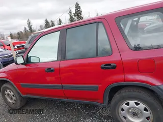 1998 Honda CR-V LX with VIN JHLRD1849WC034392, listed as a IAAI auction lot 41710053 with 126,120 mi miles. Bid and sale history available at carsss.com. Image 13.