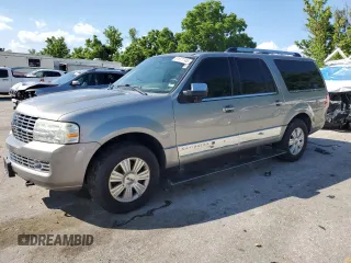 2008 Lincoln Navigator z VIN 5LMFL28518LJ12242, wystawiony jako Copart lot #61677745 z przebiegiem 219 606 mil mil oraz Czysty tytuł • Clean title. Historia ofert i sprzedaży dostępna na DreamBid. Obrazek 1.
