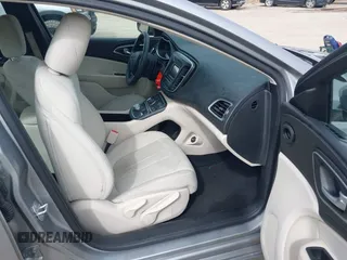 2016 Chrysler 200 Limited with VIN 1C3CCCAB0GN183682, listed as a IAAI auction lot 41897334 with 33,371 mi miles. Bid and sale history available at carsss.com. Image 5.