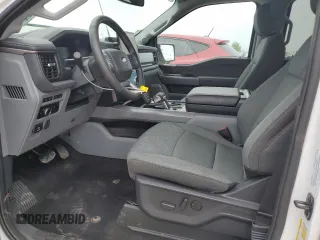 2024 Ford F-150 Lightning Flash z VIN 1FT6W3L77RWG28974, wystawiony jako Copart lot #60819395 z przebiegiem 7 025 mil mil oraz Szkoda całkowita • Salvage title. Historia ofert i sprzedaży dostępna na DreamBid. Obrazek 7.