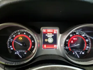 2019 Dodge Journey SE z VIN 3C4PDCBG4KT873206, wystawiony jako Copart lot #58193915 z przebiegiem 72 532 mil mil oraz Tytuł czysty. Historia ofert i sprzedaży dostępna na DreamBid. Obrazek 9.