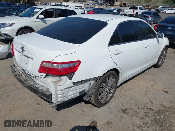 2008 Toyota Camry LE z VIN 4T1BK46K38U573607, wystawiony jako IAAI lot #41987661 z przebiegiem 175 444 mil mil oraz . Historia ofert i sprzedaży dostępna na DreamBid. Obrazek 4.