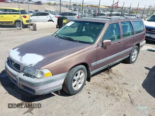 1998 Volvo V70 XC Cross Country с VIN YV1LZ5648W2511117, выставлен на аукционе IAAI как лот 42391801 с пробегом 111 401 миль миль и . История ставок и продаж доступна на DreamBid. Изображение 2.