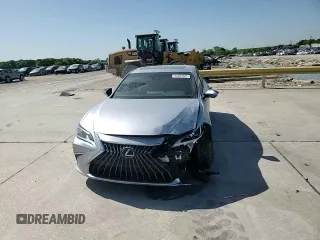 2022 Lexus ES 350 z VIN 58ADZ1B14NU126529, wystawiony jako Copart lot #52845625 z przebiegiem 59 445 mil mil oraz Szkody całkowita. Historia ofert i sprzedaży dostępna na DreamBid. Obrazek 11.