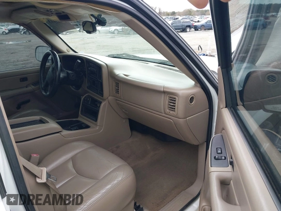2005 Chevrolet Silverado 1500 z VIN 1GCEC19T65Z179681, wystawiony jako IAAI lot #41423413 z przebiegiem 267 006 mil mil oraz . Historia ofert i sprzedaży dostępna na DreamBid. Obrazek 5.