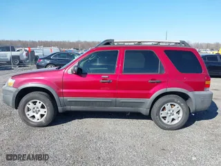2005 Ford Escape XLT with VIN 1FMCU93115KB29320, listed as a IAAI auction lot 41768208 with 162,047 mi miles. Bid and sale history available at carsss.com. Image 14.