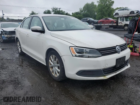 2013 Volkswagen Jetta SE z VIN 3VWBX7AJXDM432714, wystawiony jako Copart lot #61093845 z przebiegiem 69 098 mil mil oraz Czysty tytuł • Clean title. Historia ofert i sprzedaży dostępna na DreamBid. Obrazek 4.