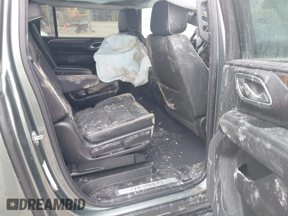 2023 Chevrolet Suburban Premier z VIN 1GNSCFKD7PR463950, wystawiony jako IAAI lot #42161223 z przebiegiem 40 585 mil mil oraz . Historia ofert i sprzedaży dostępna na DreamBid. Obrazek 8.