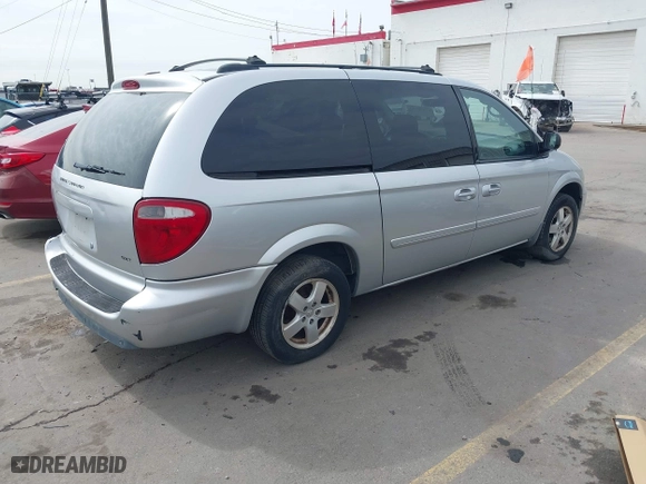 2006 Dodge Grand Caravan SXT with VIN 2D4GP44L26R664596, listed as a IAAI auction lot 41846643 with 235,554 mi miles. Bid and sale history available at carsss.com. Image 4.