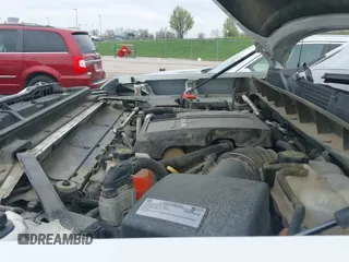 2021 GMC Sierra 1500 AT4 z VIN 3GTU9EET6MG181386, wystawiony jako IAAI lot #41965239 z przebiegiem 123 798 mil mil oraz . Historia ofert i sprzedaży dostępna na DreamBid. Obrazek 20.