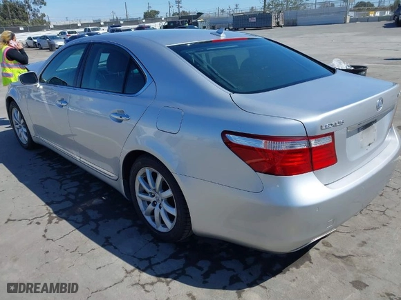 2007 Lexus LS 460 with VIN JTHBL46F075042554, listed as a IAAI auction lot 41932431 with 1 mi miles. Bid and sale history available at carsss.com. Image 3.