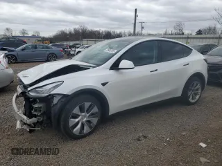 2023 Tesla Model Y Long Range z VIN 7SAYGDEE8PA028490, wystawiony jako Copart lot #47600195 z przebiegiem 35 582 mil mil oraz Szkoda całkowita • Salvage title. Historia ofert i sprzedaży dostępna na DreamBid. Obrazek 1.