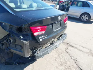 2017 Kia Optima EX z VIN KNAGV4LD4H5010046, wystawiony jako IAAI lot #41679443 z przebiegiem 73 367 mil mil oraz . Historia ofert i sprzedaży dostępna na DreamBid. Obrazek 6.