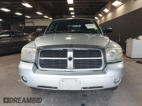 2005 Dodge Dakota SLT with VIN 1D7HW48N15S164352, listed as a IAAI auction lot 42190403 with 150,794 mi miles. Bid and sale history available at carsss.com. Image 12.