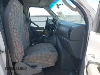 2006 Ford Econoline Cargo with VIN 1FTNE24W56HB17231, listed as a IAAI auction lot 42168028 with 256,998 mi miles and . Bid and sale history available at carsss.com. Image 5.