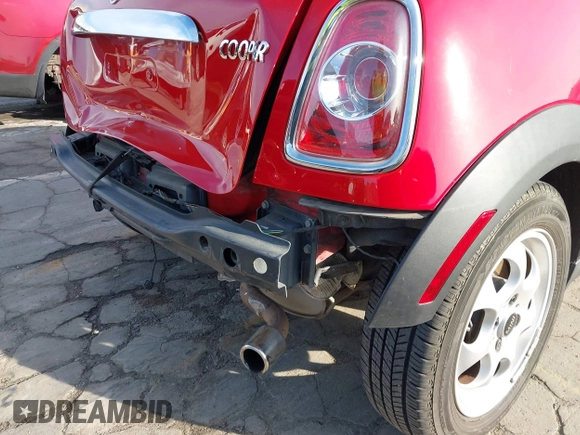 2012 MINI Hardtop with VIN WMWSU3C55CT541177, listed as a IAAI auction lot 41608998 with 123,930 mi miles and . Bid and sale history available at DreamBid. Image 12.