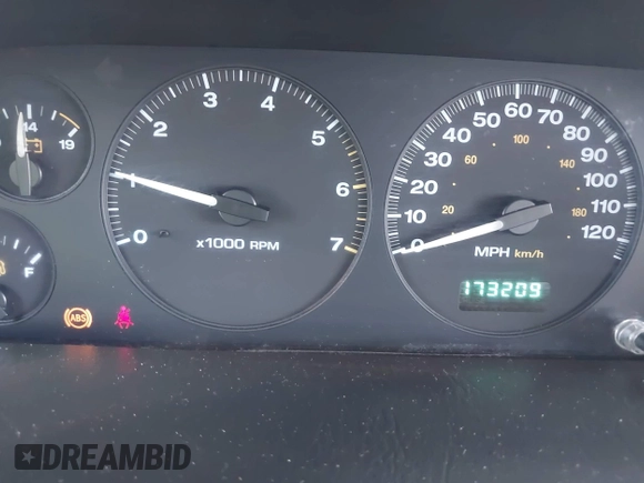 2004 Jeep Grand Cherokee Laredo z VIN 1J4GX48S04C281660, wystawiony jako IAAI lot #42551161 z przebiegiem 173 209 mil mil oraz . Historia ofert i sprzedaży dostępna na DreamBid. Obrazek 7.