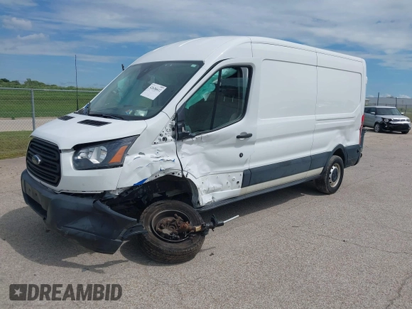 2019 Ford Transit z VIN 1FTYE2CM2KKB42436, wystawiony jako IAAI lot #42636612 z przebiegiem 51 860 mil mil oraz . Historia ofert i sprzedaży dostępna na DreamBid. Obrazek 2.