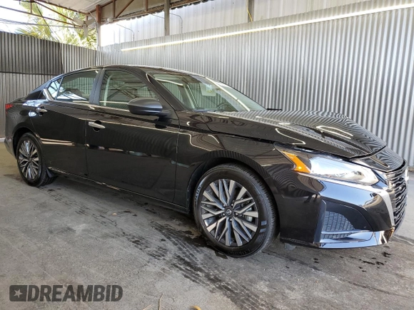 2025 Nissan Altima SV with VIN 1N4BL4DV9SN351630, listed as a Copart auction lot 54365375 with 6,098 mi miles and Clean Title. Bid and sale history available at DreamBid. Image 4.