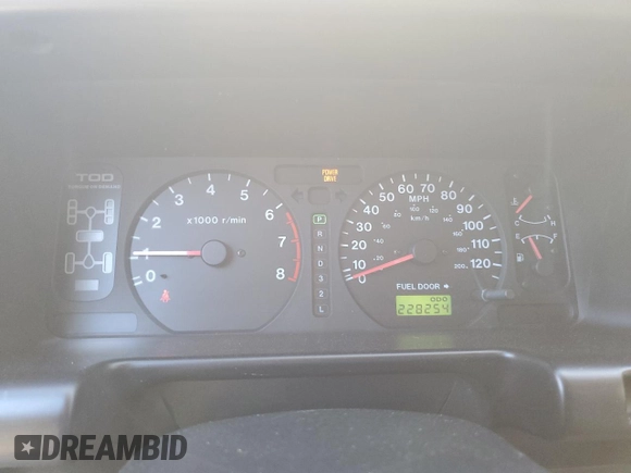 1999 Isuzu Trooper S z VIN JACDJ58X3X7917365, wystawiony jako Copart lot #76065174 z przebiegiem 228 254 mil mil oraz Szkoda całkowita • Salvage title. Historia ofert i sprzedaży dostępna na DreamBid. Obrazek 9.