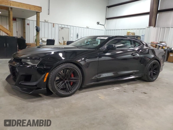 2021 Chevrolet Camaro ZL1 with VIN 1G1FJ1R66M0100087, listed as a Copart auction lot 83531104 with 10,363 mi miles and Clean Title. Bid and sale history available at carsss.com. Image 1.