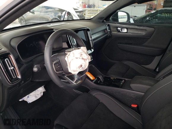 2022 Volvo C40 Ultimate с VIN YV4ED3GB5N2007036, выставлен на аукционе Copart как лот 47519903 с пробегом Не указан миль и . История ставок и продаж доступна на DreamBid. Изображение 7.